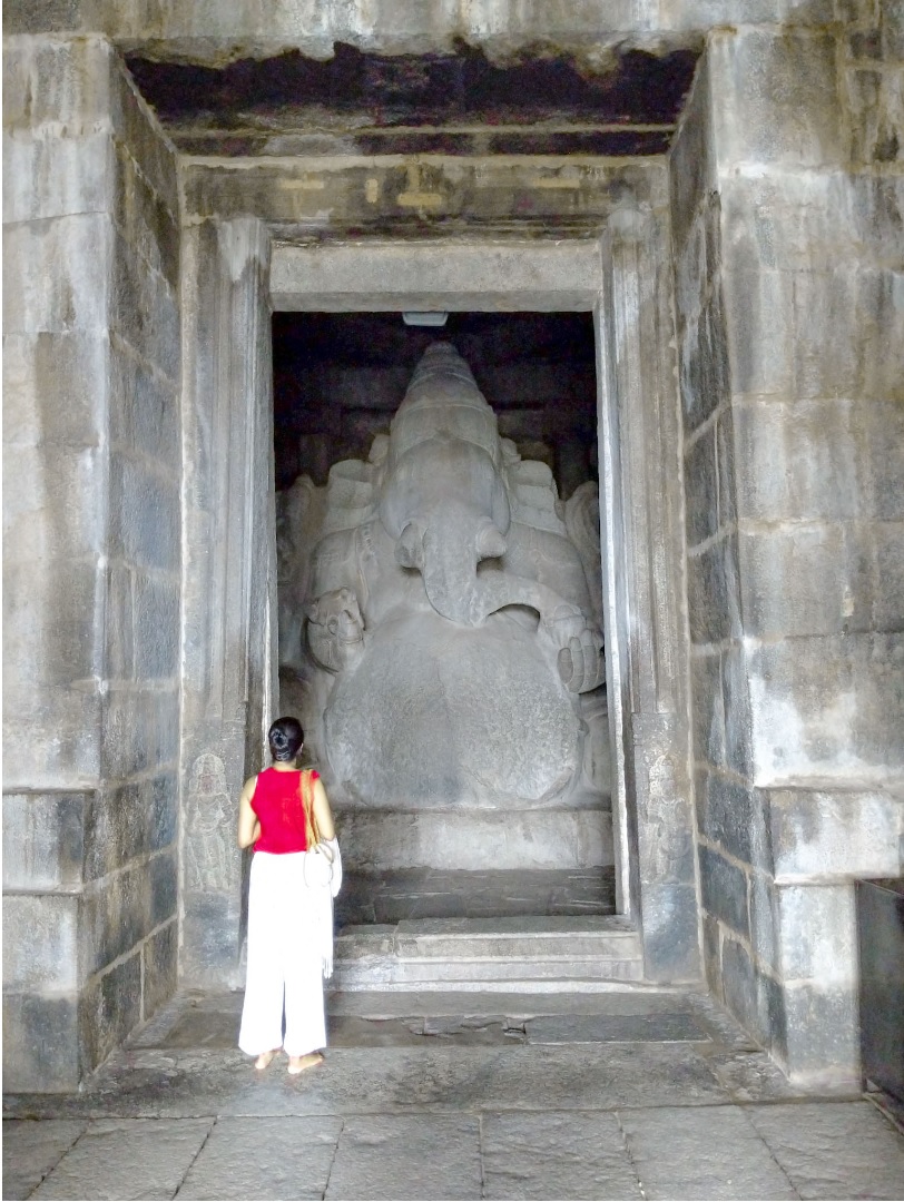 Kadlekalu Ganesha Hampi